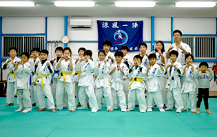 空手教室 涼風会の様子